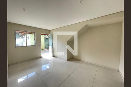 Apartamento à venda com 88m², 2 quartos e 1 vagaSala/Cozinha