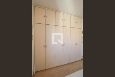 Apartamento à venda com 121m², 4 quartos e 1 vagaQuarto