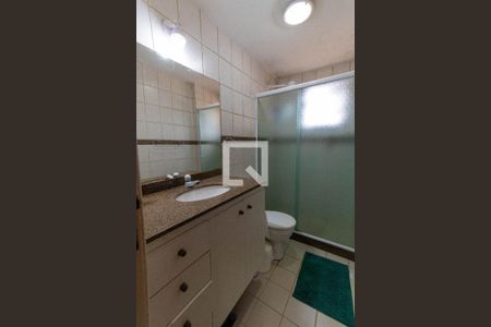 Casa de condomínio à venda com 226m², 4 quartos e 2 vagasBanheiro