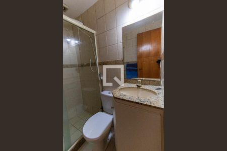 Casa de condomínio à venda com 226m², 4 quartos e 2 vagasBanheiro 2