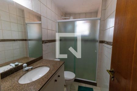 Casa de condomínio à venda com 226m², 4 quartos e 2 vagasBanheiro