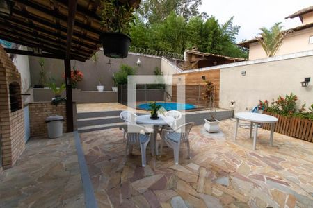 Casa de condomínio à venda com 226m², 4 quartos e 2 vagasÁrea Externa