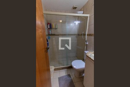 Casa de condomínio à venda com 226m², 4 quartos e 2 vagasBanheiro 2