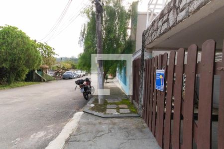 Casa de condomínio à venda com 226m², 4 quartos e 2 vagasFachada