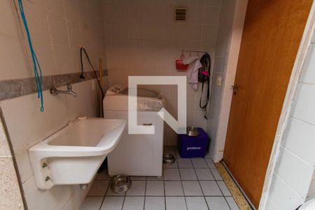 Casa de condomínio à venda com 226m², 4 quartos e 2 vagasÁrea de Serviço