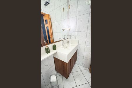 Lavabo de casa à venda com 3 quartos, 161m² em Vila Scarpelli, Santo André