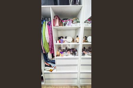 Casa à venda com 161m², 3 quartos e 4 vagasCloset