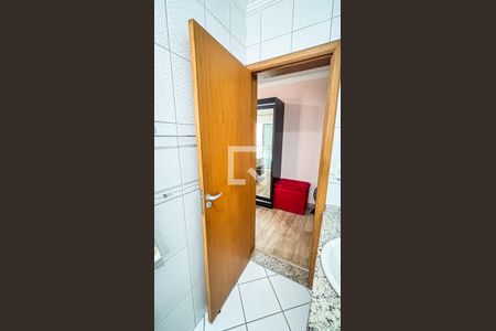 Casa à venda com 161m², 3 quartos e 4 vagasBanheiro da Suíte 2