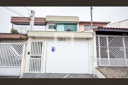 Casa à venda com 161m², 3 quartos e 4 vagasFachada