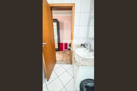 Casa à venda com 161m², 3 quartos e 4 vagasBanheiro da Suíte 2