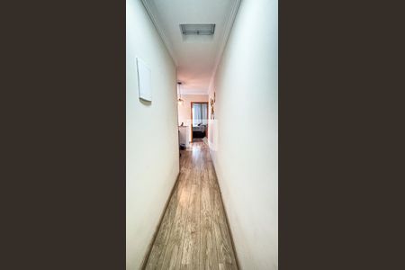 Casa à venda com 161m², 3 quartos e 4 vagasCorredor