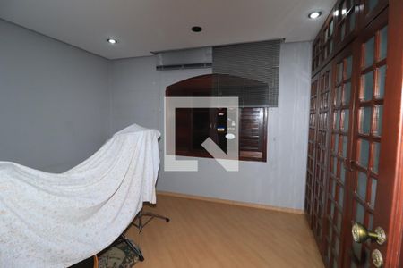 Quarto 1 de casa à venda com 3 quartos, 300m² em Vila Fernandes, São Paulo
