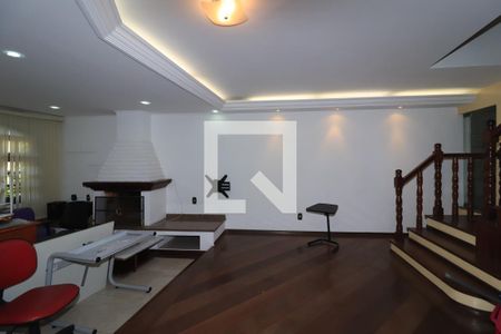 Sala de TV de casa à venda com 3 quartos, 300m² em Vila Fernandes, São Paulo