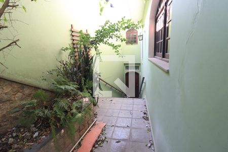 Quintal de casa à venda com 3 quartos, 300m² em Vila Fernandes, São Paulo