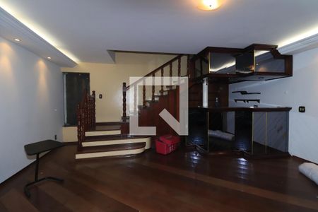 Sala de TV de casa à venda com 3 quartos, 300m² em Vila Fernandes, São Paulo