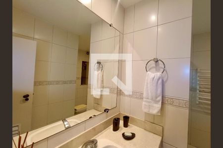 Apartamento para alugar com 244m², 3 quartos e 1 vagaBanheiro social 