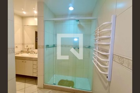 Apartamento para alugar com 244m², 3 quartos e 1 vagaBanheiro social 