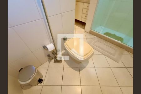 Apartamento para alugar com 244m², 3 quartos e 1 vagaBanheiro social 
