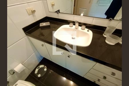 Apartamento para alugar com 244m², 3 quartos e 1 vagaSuíte banheiro 