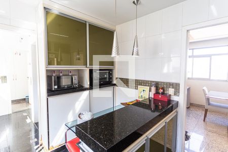 Apartamento à venda com 140m², 4 quartos e 2 vagasCozinha