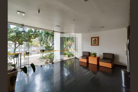 Apartamento à venda com 120m², 3 quartos e 2 vagasFachada e portaria