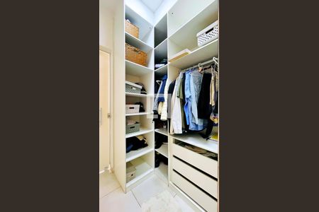 Closet da Suíte 1 de casa à venda com 2 quartos, 203m² em Jardim Pinhal, Guarulhos