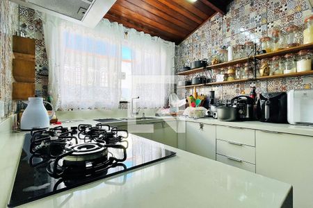 Casa à venda com 203m², 2 quartos e 2 vagasCozinha