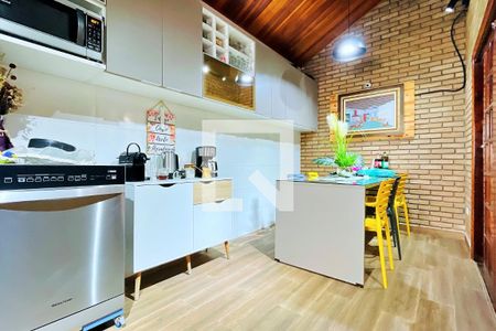 Casa à venda com 203m², 2 quartos e 2 vagasCozinha