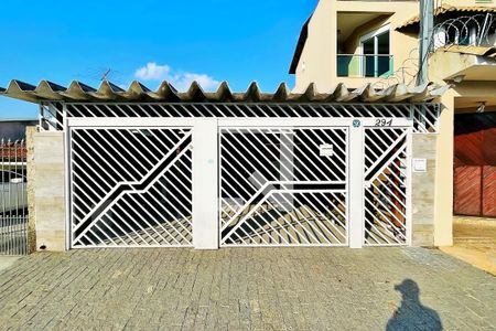 Casa à venda com 203m², 2 quartos e 2 vagasFachada