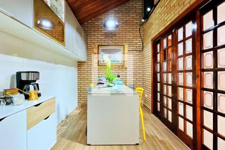 Casa à venda com 203m², 2 quartos e 2 vagasCozinha