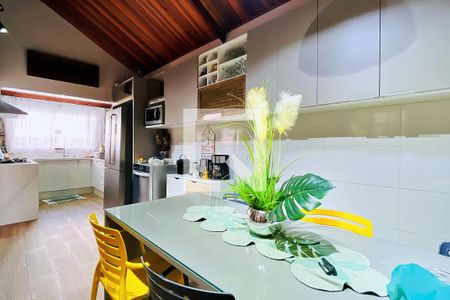 Casa à venda com 203m², 2 quartos e 2 vagasCozinha