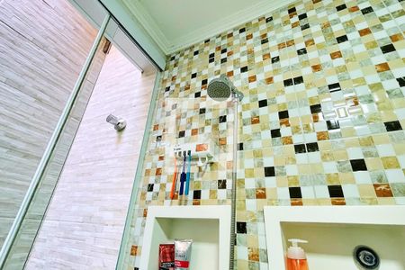 Casa à venda com 203m², 2 quartos e 2 vagasBanheiro da Suíte 2