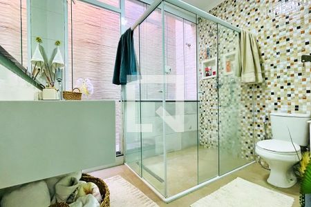 Casa à venda com 203m², 2 quartos e 2 vagasBanheiro da Suíte 2