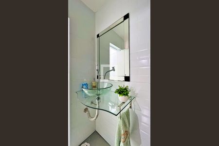 Casa à venda com 203m², 2 quartos e 2 vagasBanheiro