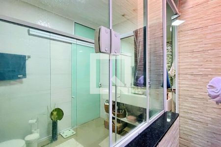 Casa à venda com 203m², 2 quartos e 2 vagasBanheiro da Suíte 2