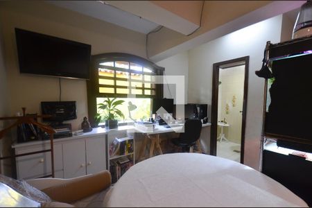 Casa à venda com 264m², 4 quartos e 3 vagasSuite/ escritorio