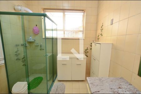 Casa à venda com 264m², 4 quartos e 3 vagasBanheiro social