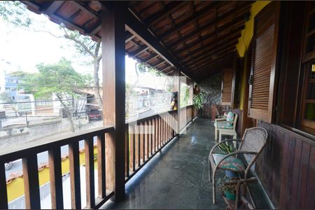 Casa à venda com 264m², 4 quartos e 3 vagasVaranda