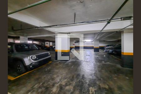 Apartamento à venda com 131m², 3 quartos e 1 vaga Apartamento à venda com 131m², 3 quartos e 1 vagaGaragem