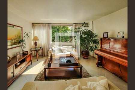 Apartamento à venda com 131m², 3 quartos e 1 vaga Apartamento à venda com 131m², 3 quartos e 1 vagaSala