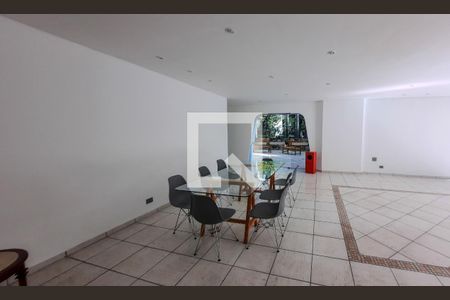 Apartamento à venda com 131m², 3 quartos e 1 vaga Apartamento à venda com 131m², 3 quartos e 1 vagaÁrea comum - Salão de festas