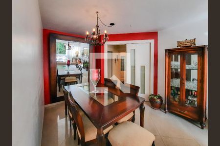 Apartamento à venda com 131m², 3 quartos e 1 vaga Apartamento à venda com 131m², 3 quartos e 1 vagaSala de Jantar