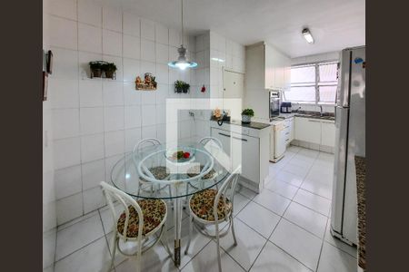 Apartamento à venda com 131m², 3 quartos e 1 vaga Apartamento à venda com 131m², 3 quartos e 1 vagaCopa e Cozinha