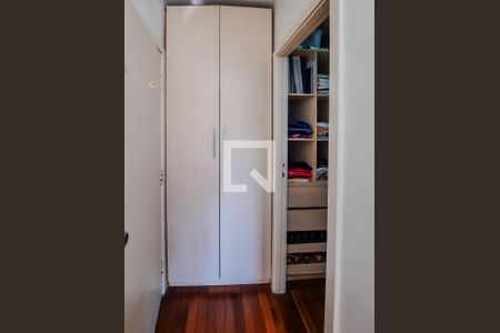 Apartamento à venda com 131m², 3 quartos e 1 vaga Apartamento à venda com 131m², 3 quartos e 1 vagaQuarto 2 - Armários