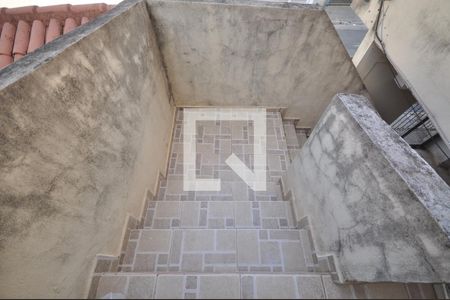 Casa à venda com 40m², 1 quarto e sem vagaEscada