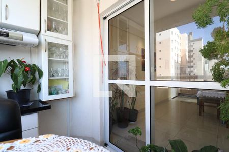 Apartamento à venda com 74m², 2 quartos e 1 vagaVaranda