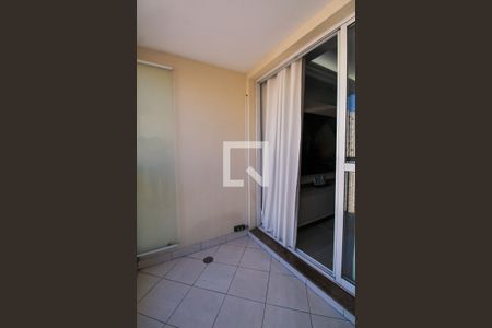 Apartamento à venda com 70m², 2 quartos e 1 vaga Apartamento à venda com 70m², 2 quartos e 1 vagaVaranda