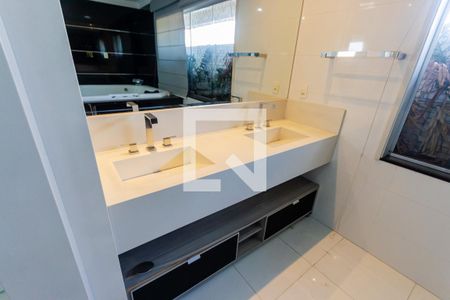 Apartamento à venda com 454m², 4 quartos e 4 vagasBanheiro