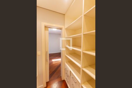 Apartamento à venda com 454m², 4 quartos e 4 vagasCloset