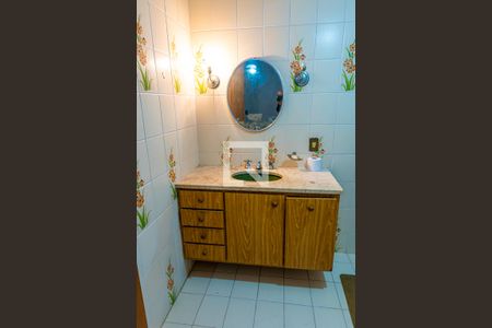 Casa à venda com 450m², 3 quartos e 3 vagasBanheiro da Suíte